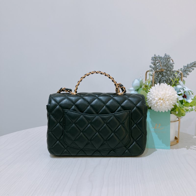 TK2006	Chanel 香奈兒小號翻藍式手挽連練帶包包 24C Flap Bag 20cm With Handle Lambskin-1