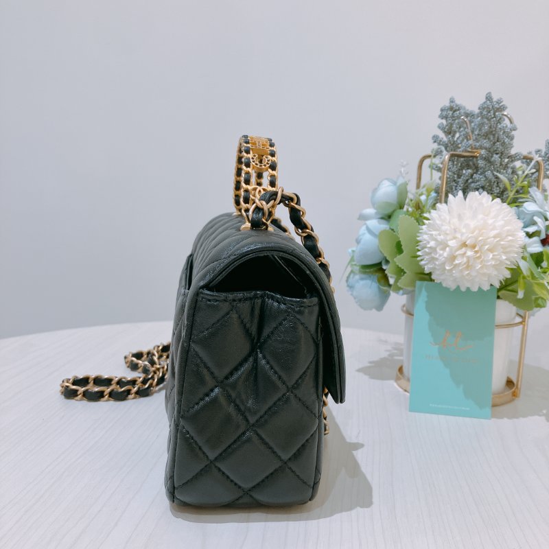 TK2006	Chanel 香奈兒小號翻藍式手挽連練帶包包 24C Flap Bag 20cm With Handle Lambskin-2