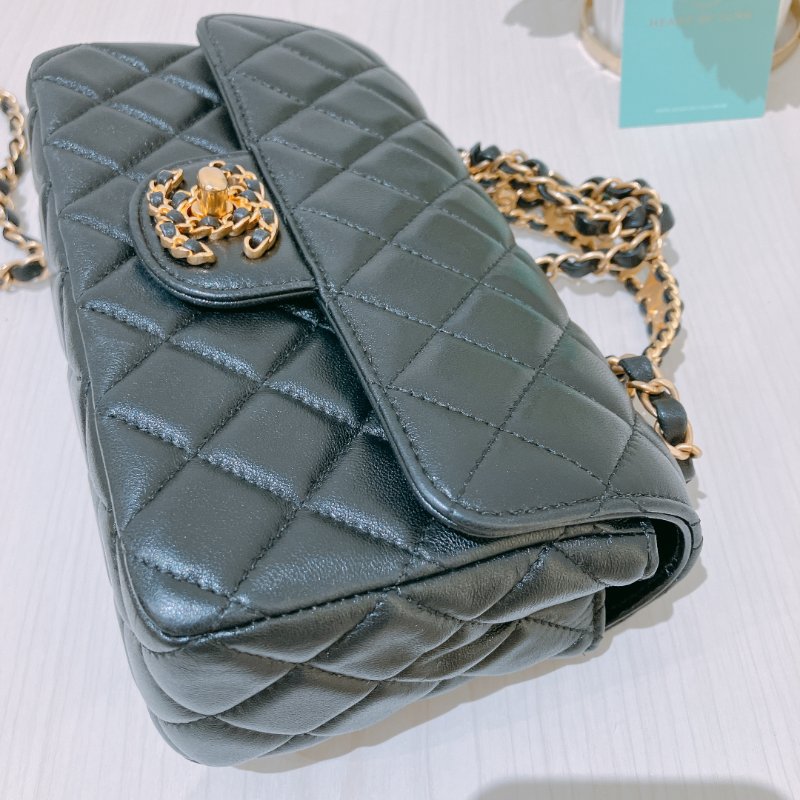 TK2006	Chanel 香奈兒小號翻藍式手挽連練帶包包 24C Flap Bag 20cm With Handle Lambskin-5