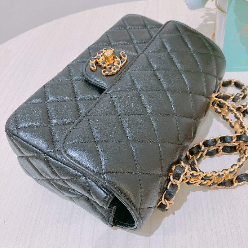 TK2006	Chanel 香奈兒小號翻藍式手挽連練帶包包 24C Flap Bag 20cm With Handle Lambskin-6