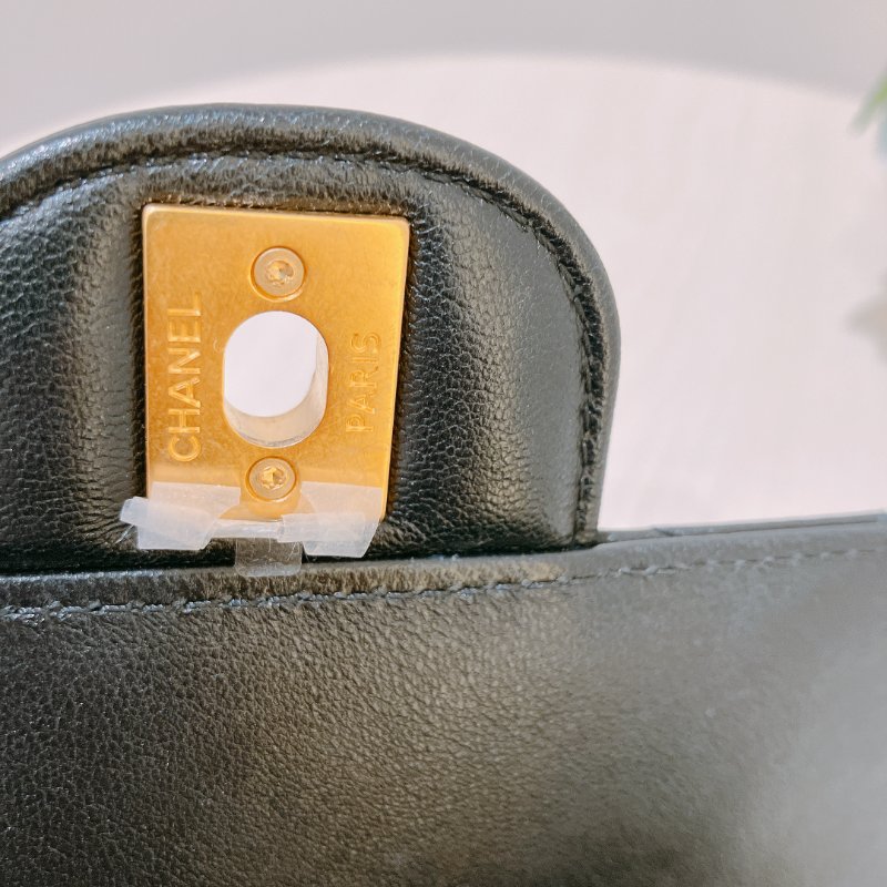 TK2006	Chanel 香奈兒小號翻藍式手挽連練帶包包 24C Flap Bag 20cm With Handle Lambskin-15