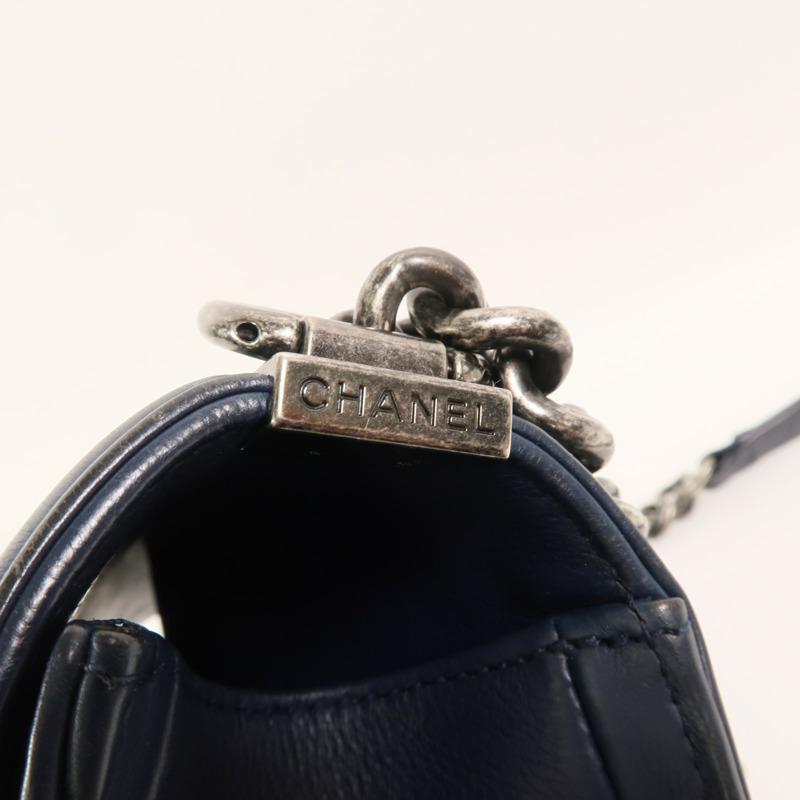 CHANEL 牛皮皮革Boy 25鏈帶肩背袋-9