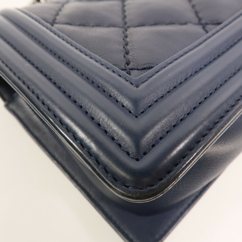 CHANEL 牛皮皮革Boy 25鏈帶肩背袋-15