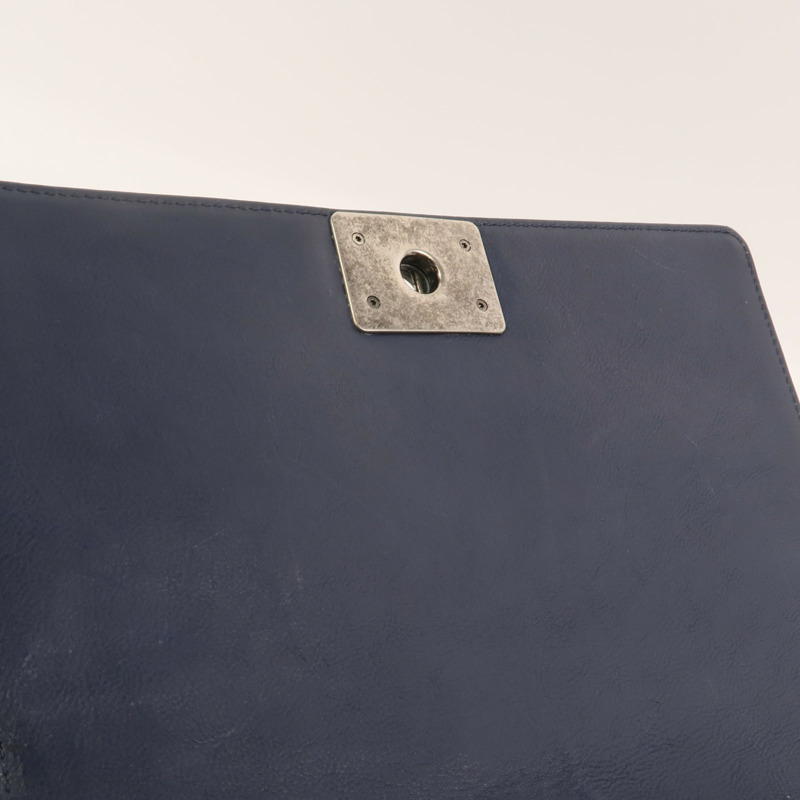 CHANEL 牛皮皮革Boy 25鏈帶肩背袋-16