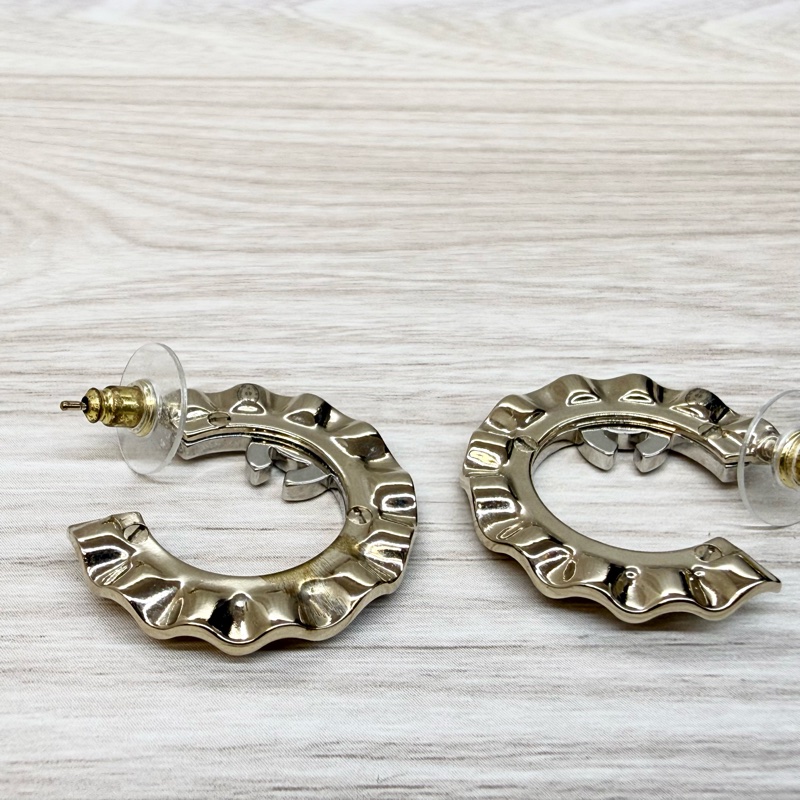 CHANEL淡金波浪水鑽雙C耳環AB6394-4