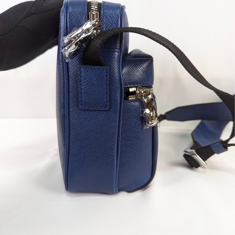 莉亞精品♡ LV 藍老花拼皮郵差包 二手-8