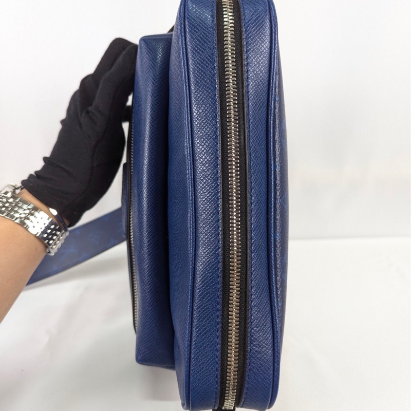 莉亞精品♡ LV 藍老花拼皮郵差包 二手-14