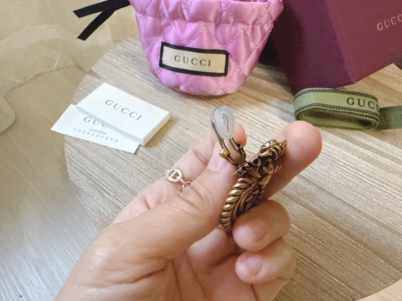 GUCCI 仿舊 古銅金色 經典GG獅頭 夾式耳環. 沒有耳洞的福音-17