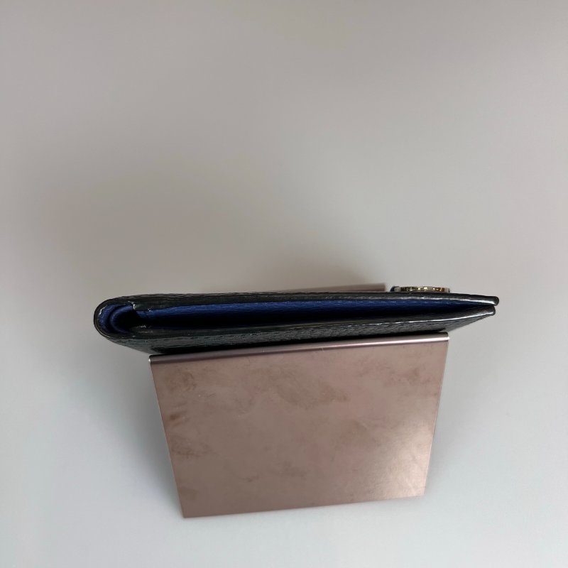 GUCCI  藍黑對開短夾-5