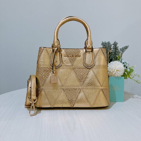 TK2007	Michael Kors Handbag 24cm Gold X GHW Leather With Lock Charm
