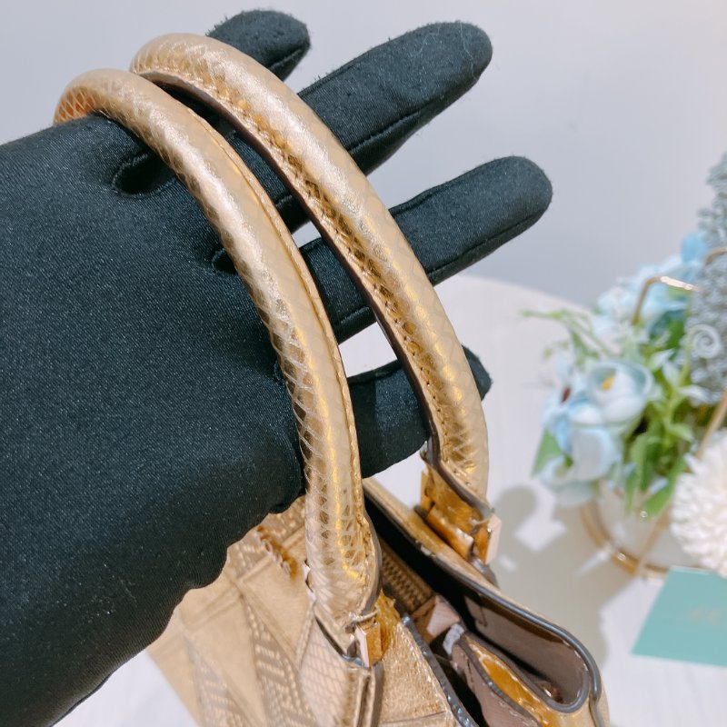 TK2007	Michael Kors Handbag 24cm Gold X GHW Leather With Lock Charm-12