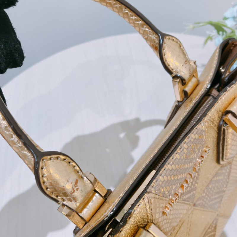 TK2007	Michael Kors Handbag 24cm Gold X GHW Leather With Lock Charm-26