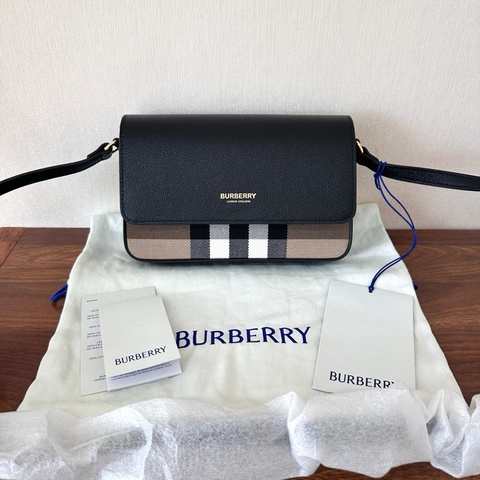閒置未使用 Burberry 巴寶莉 經典格紋拼皮斜挎包 配件：塵袋