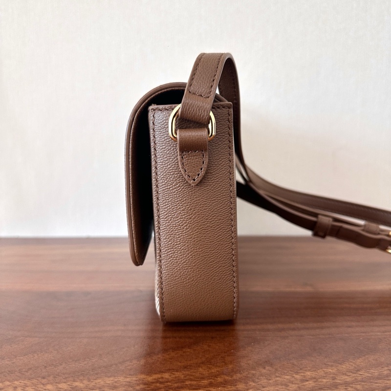 閒置未使用 Burberry巴寶莉 經典格紋拼皮斜挎包 焦糖棕粒面牛皮尺寸 20*4*12cm。-4