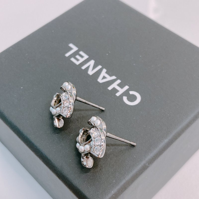 MS0646 Chanel 香奈兒 珍珠 水鑽 銀扣 CC Logo Earrings Crystal and Pearl X PHW-3