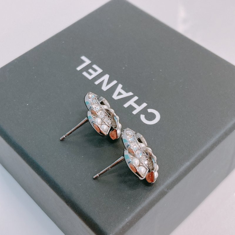 MS0646 Chanel 香奈兒 珍珠 水鑽 銀扣 CC Logo Earrings Crystal and Pearl X PHW-5