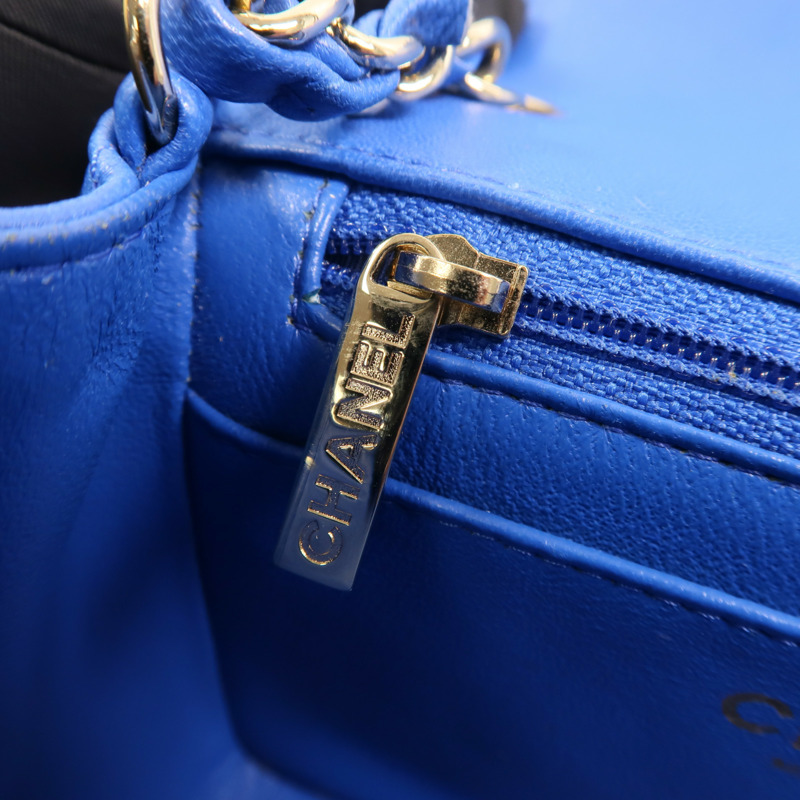 CHANEL 羊皮皮革Mini Classic 17鏈帶肩背袋-16