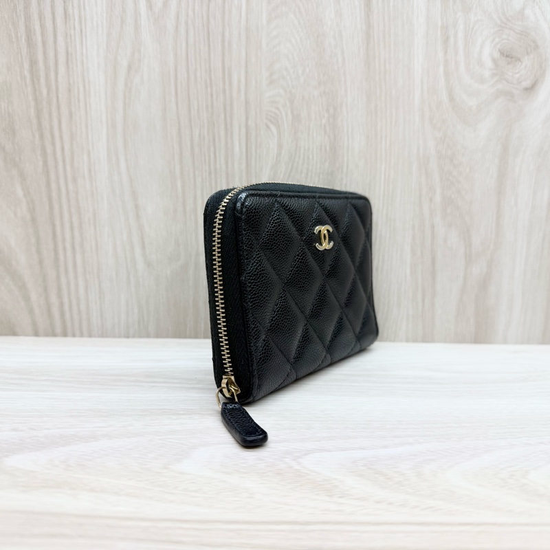 Chanel黑金荔枝牛皮對開短夾AP4652-4