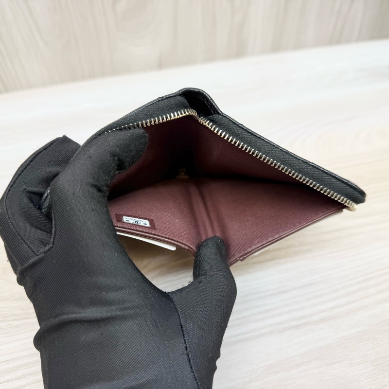 Chanel黑金荔枝牛皮對開短夾AP4652-10