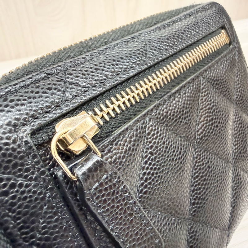Chanel黑金荔枝牛皮對開短夾AP4652-20