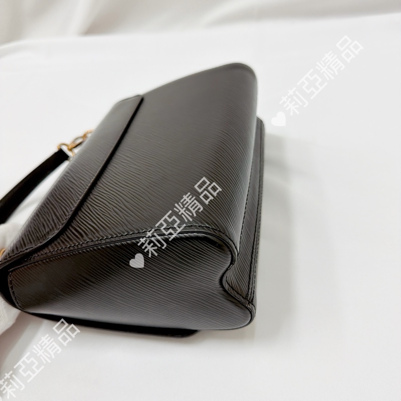 莉亞精品♡ Lv Twist MM黑金 二手美包-11