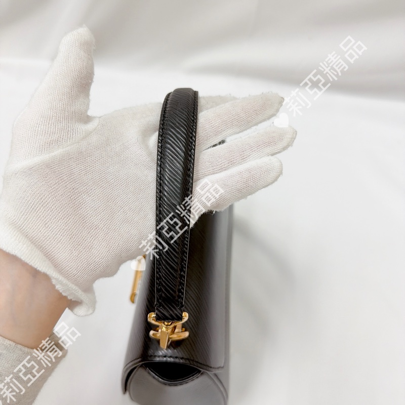 莉亞精品♡ Lv Twist MM黑金 二手美包-13