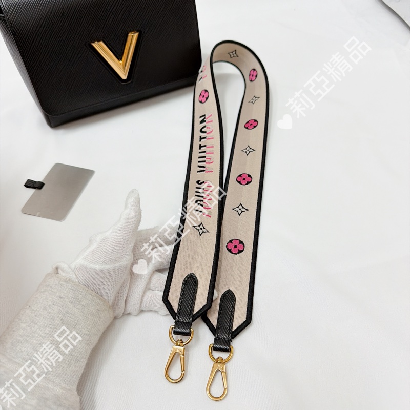 莉亞精品♡ Lv Twist MM黑金 二手美包-16