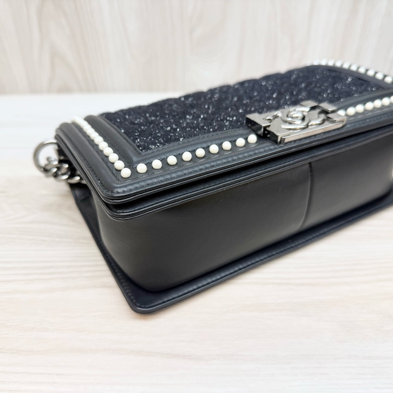 CHANEL銀河黑珍珠飾邊銀釦BOY25-11