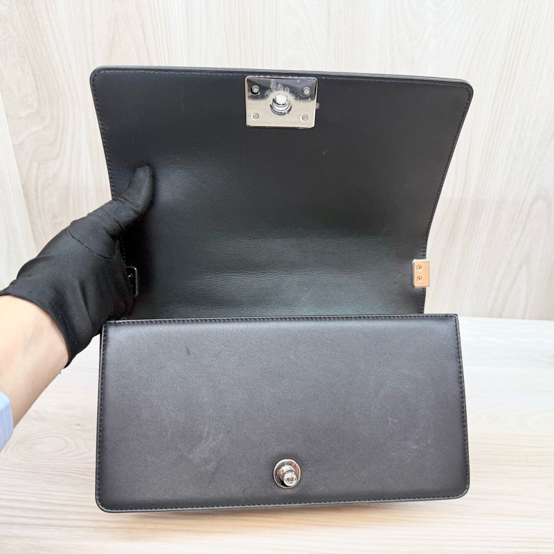 CHANEL銀河黑珍珠飾邊銀釦BOY25-12