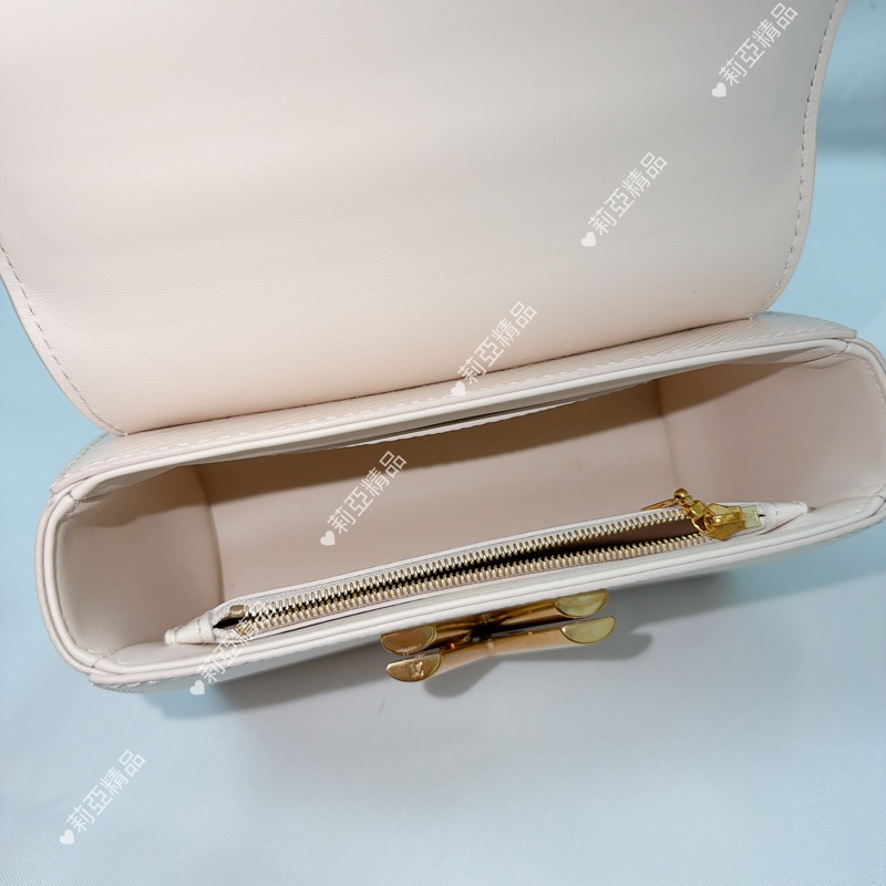 莉亞精品♡ Lv Twist Pm白金 二手美包-13