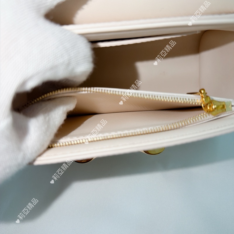 莉亞精品♡ Lv Twist Pm白金 二手美包-14