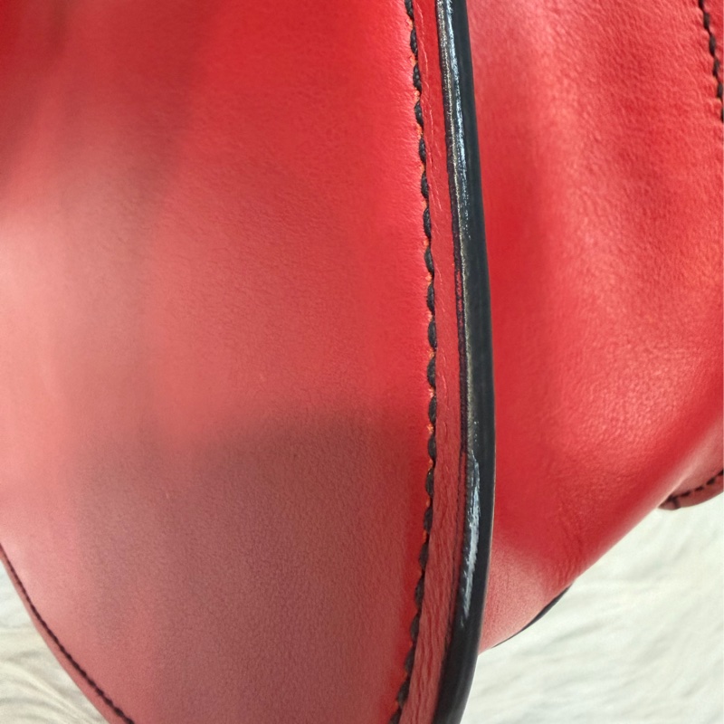 PRADA 1BD039 紅皮 黑皮 拼接 金釦 馬鞍包 斜背包-17
