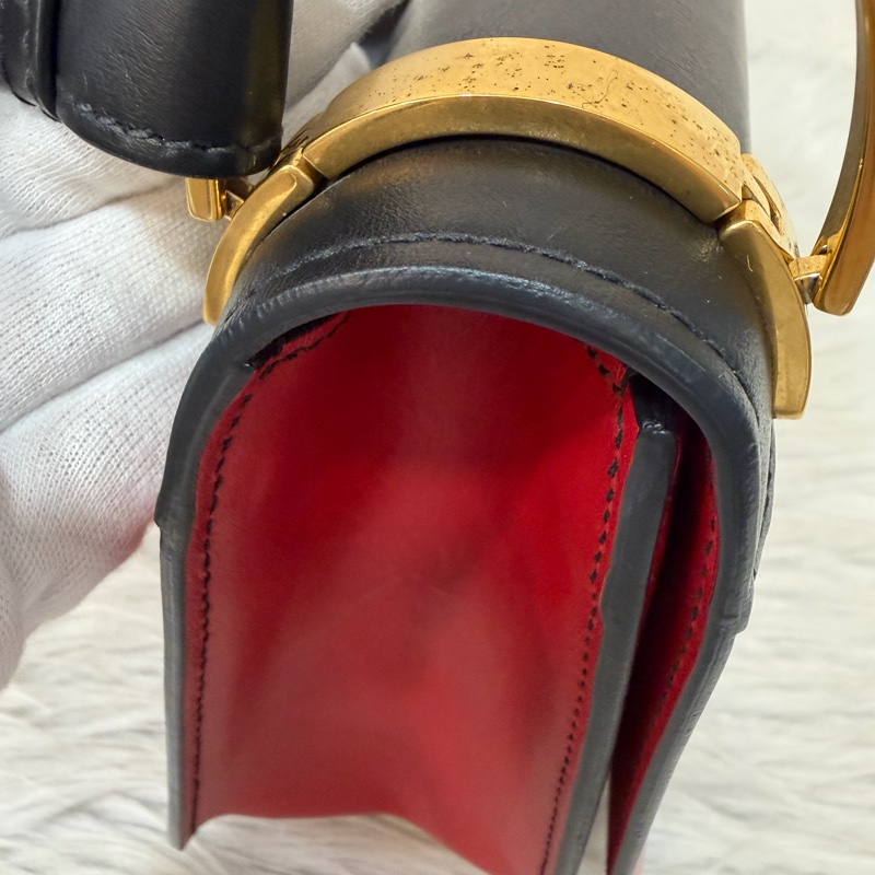 PRADA 1BD039 紅皮 黑皮 拼接 金釦 馬鞍包 斜背包-29