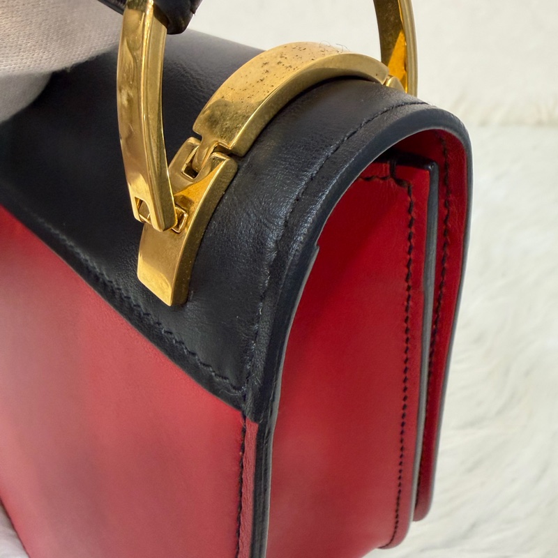 PRADA 1BD039 紅皮 黑皮 拼接 金釦 馬鞍包 斜背包-30