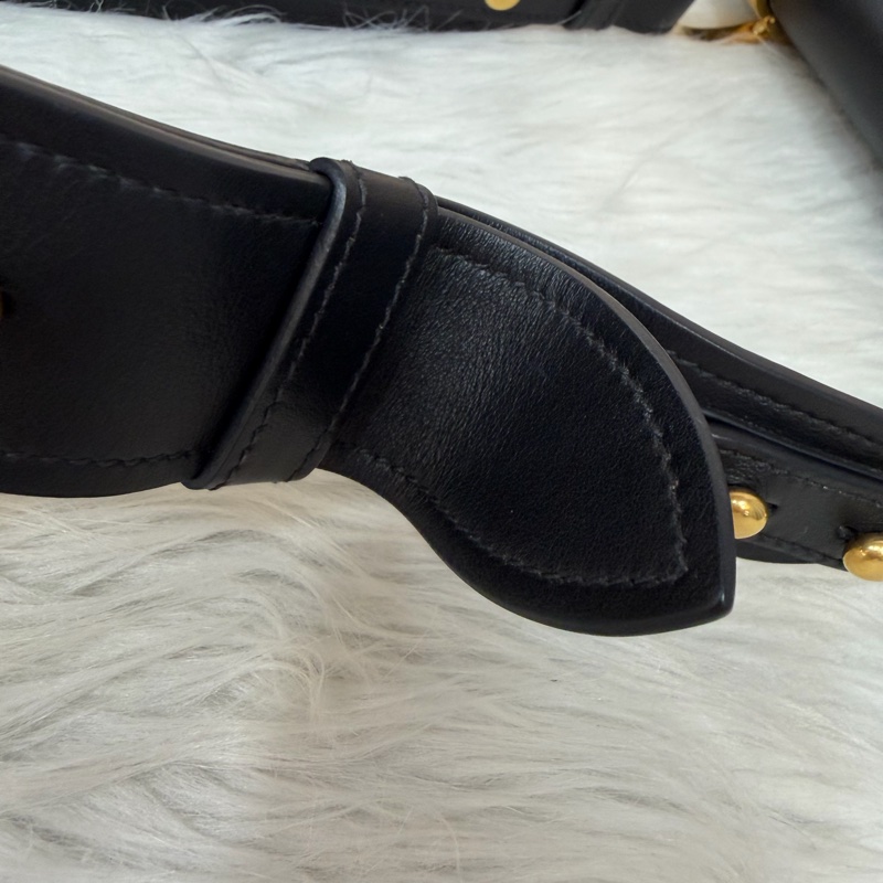 PRADA 1BD039 紅皮 黑皮 拼接 金釦 馬鞍包 斜背包-34