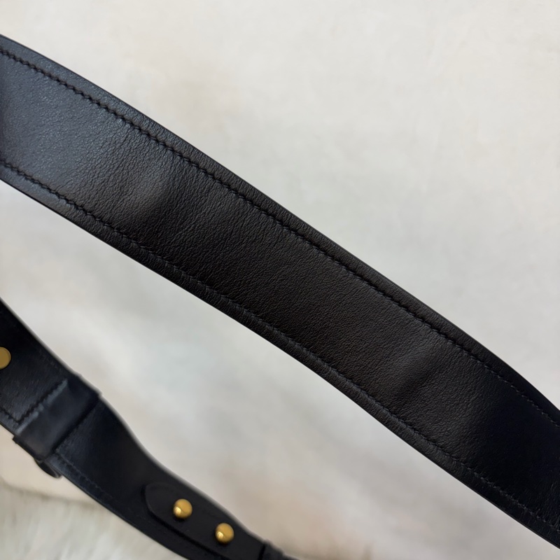PRADA 1BD039 紅皮 黑皮 拼接 金釦 馬鞍包 斜背包-45