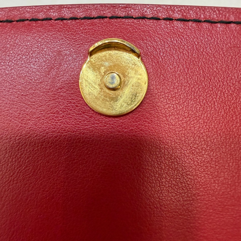 PRADA 1BD039 紅皮 黑皮 拼接 金釦 馬鞍包 斜背包-51