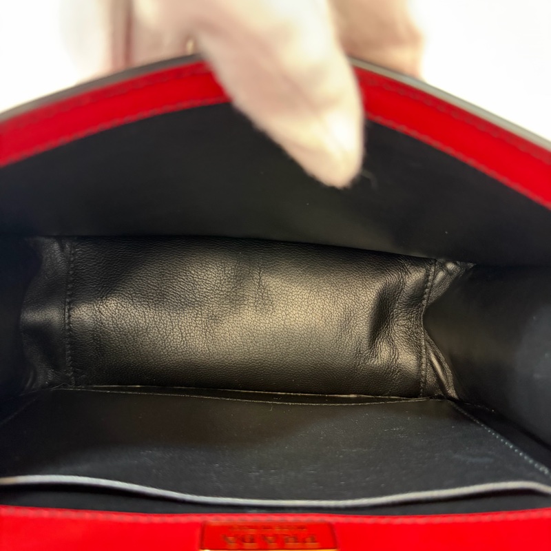PRADA 1BD039 紅皮 黑皮 拼接 金釦 馬鞍包 斜背包-60