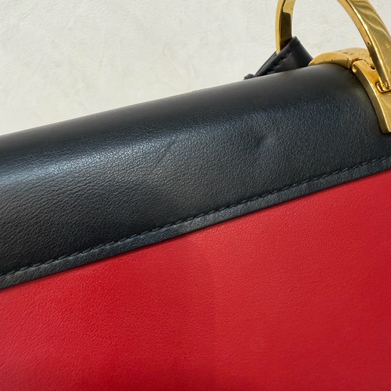 PRADA 1BD039 紅皮 黑皮 拼接 金釦 馬鞍包 斜背包-69