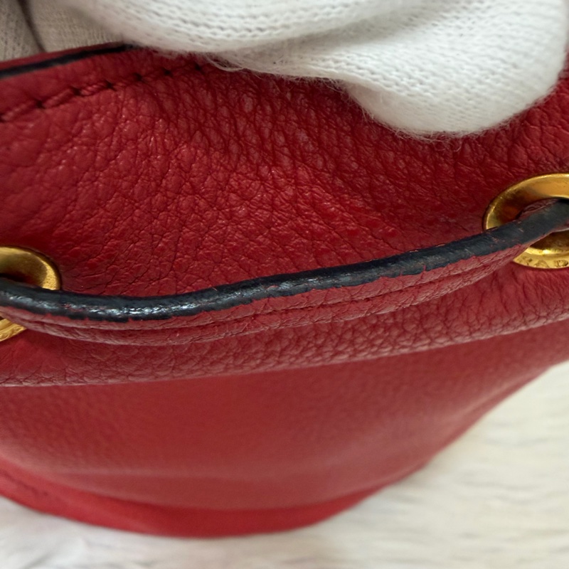 PRADA 1BE018 紅皮 荔枝紋 金釦 手提包 斜背包 水桶包-40