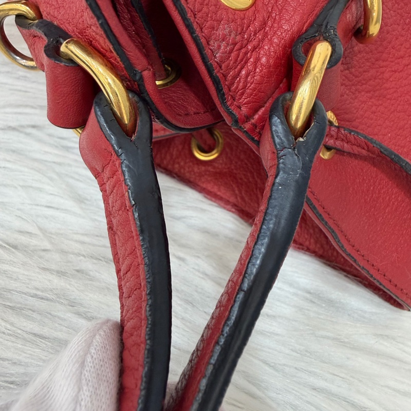 PRADA 1BE018 紅皮 荔枝紋 金釦 手提包 斜背包 水桶包-44