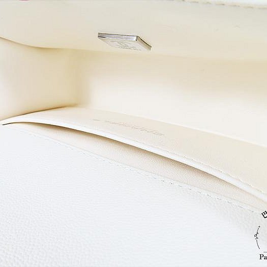 【巴黎站二手名牌專賣店】＊現貨＊CHANEL 香奈兒 真品＊經典BOY 20白色荔枝菱格牛皮復古銀釦肩背斜背包-3