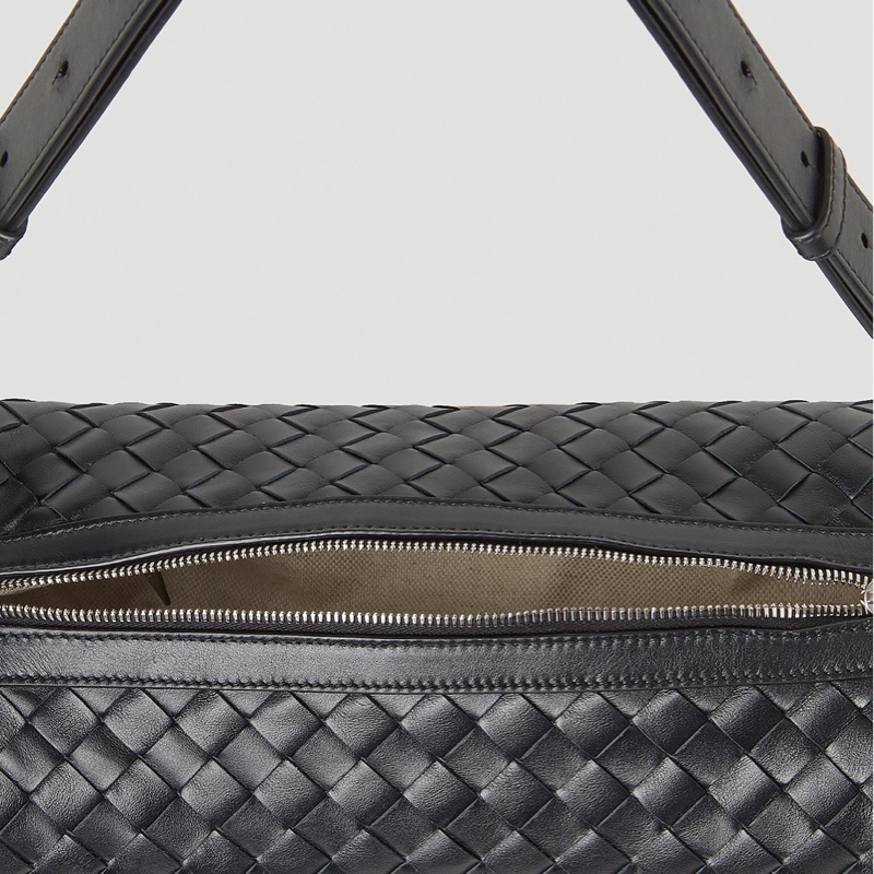 Bottega Veneta 男士 編織斜挎包均碼碼31.5cm*11cm*15cm-1