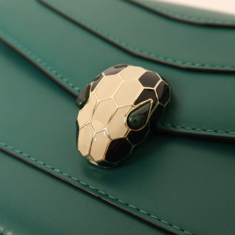 BVLGARI 牛皮皮革Serpenti Forever East West鏈帶肩背袋-10