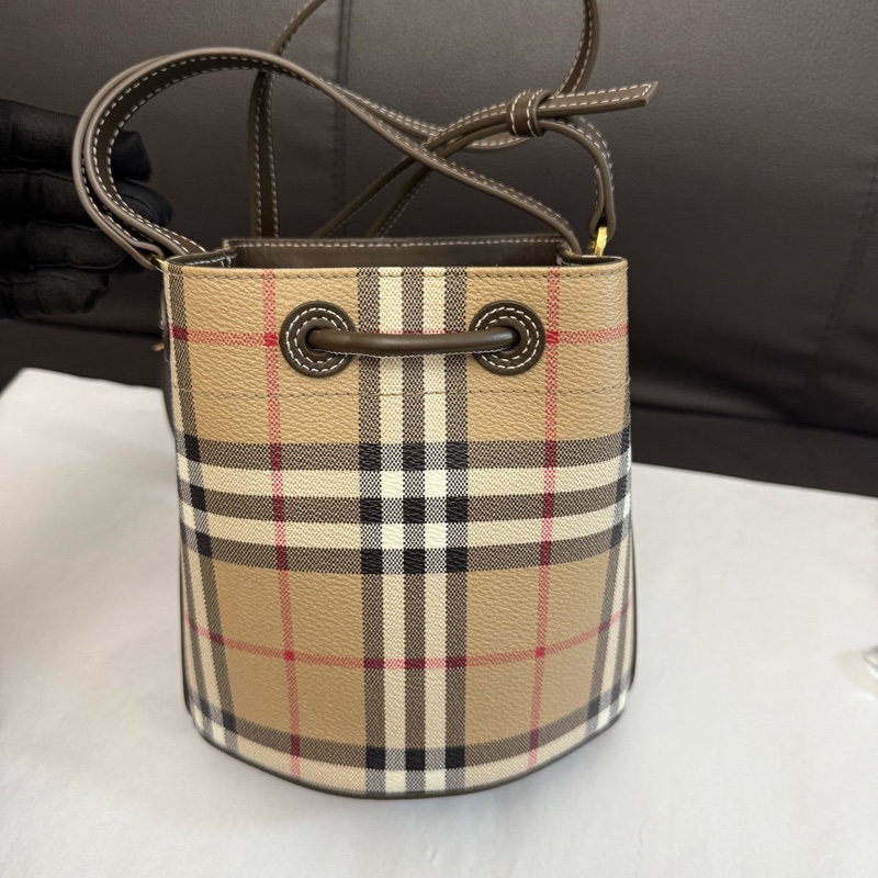 99.9新 Burberry博柏利經典格紋抽繩水桶包手提單肩斜挎包好尺寸：17×18×10cm。-4