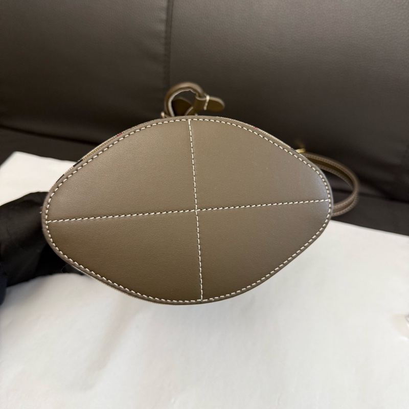 99.9新 Burberry博柏利經典格紋抽繩水桶包手提單肩斜挎包好尺寸：17×18×10cm。-5