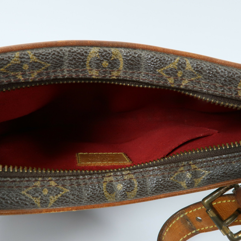 LOUIS VUITTON Monogram Pochette Croissant肩背袋-4