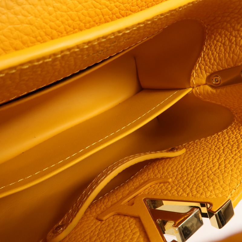 LOUIS VUITTON Taurillon皮革Capucines Mini手挽肩背兩用袋-4