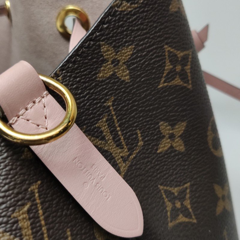 Louis Vuitton (LV) NÉONOÉ中號牛皮Monogram印花抽繩斜背包單肩包晶片款-11