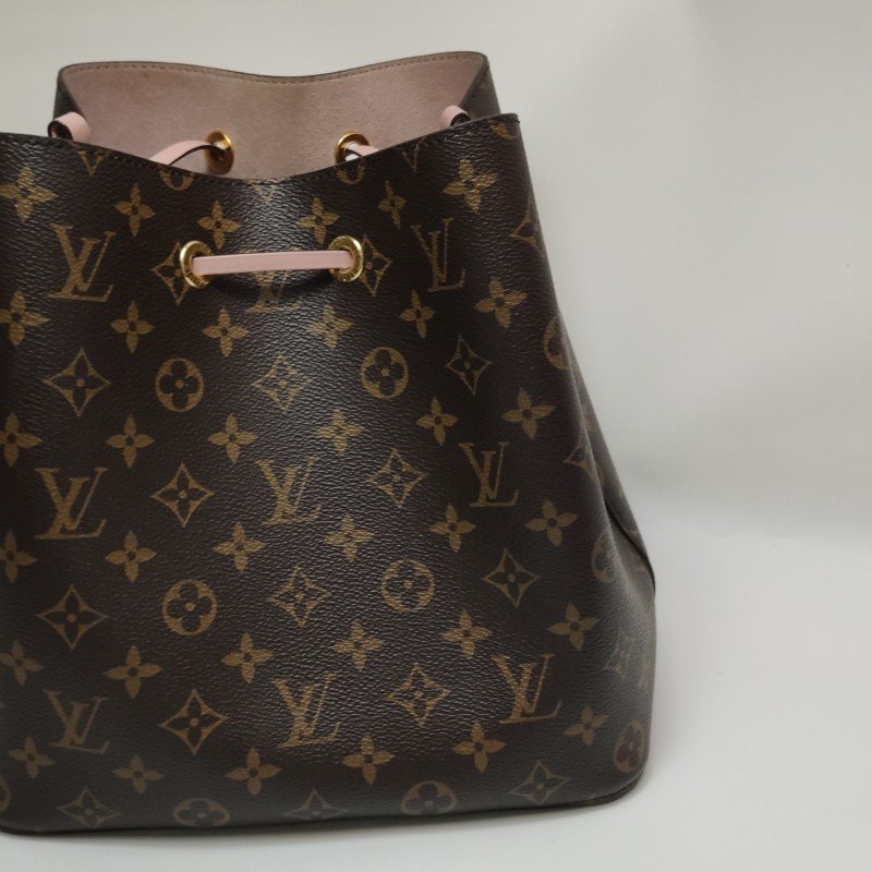 Louis Vuitton (LV) NÉONOÉ中號牛皮Monogram印花抽繩斜背包單肩包晶片款-14